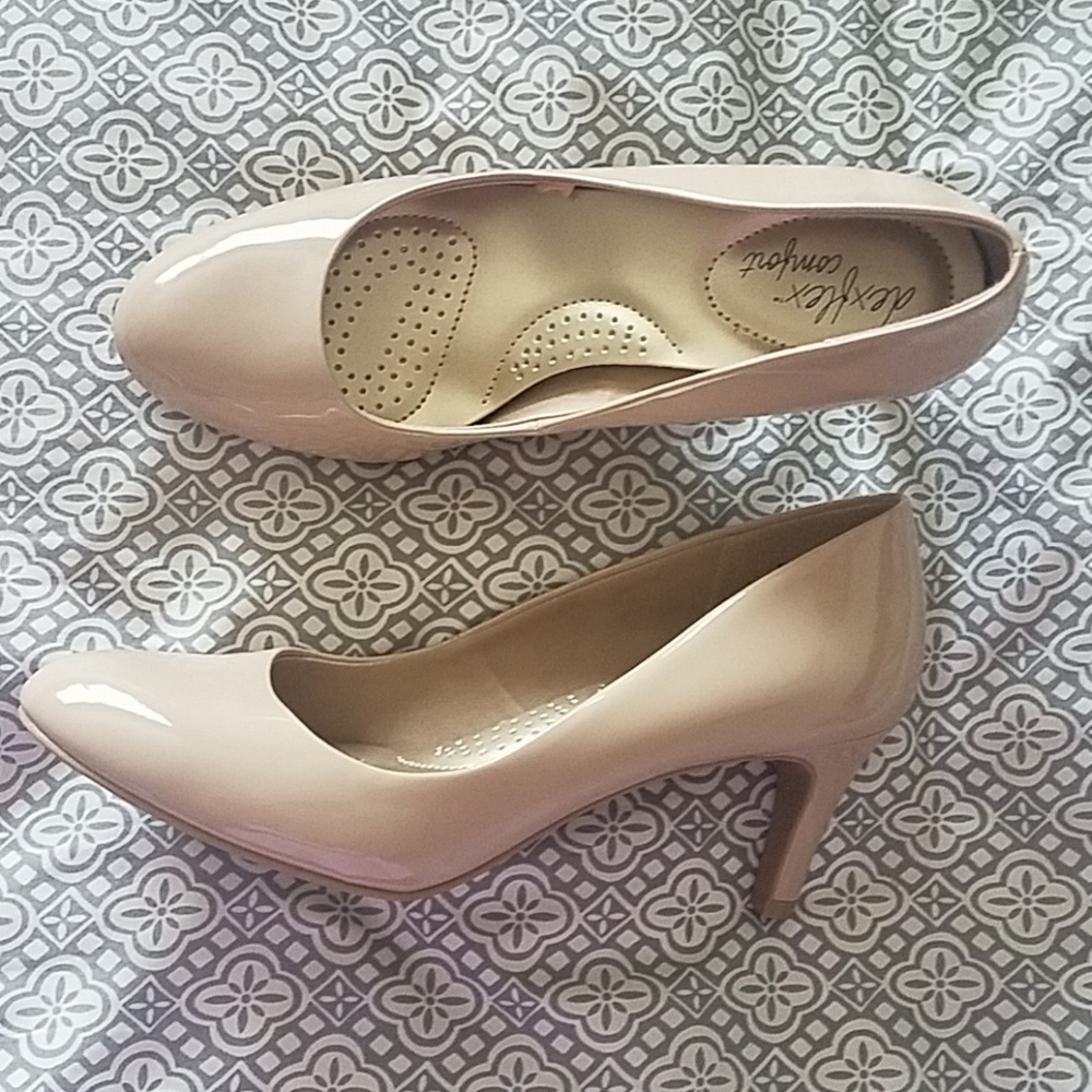 Nude heals